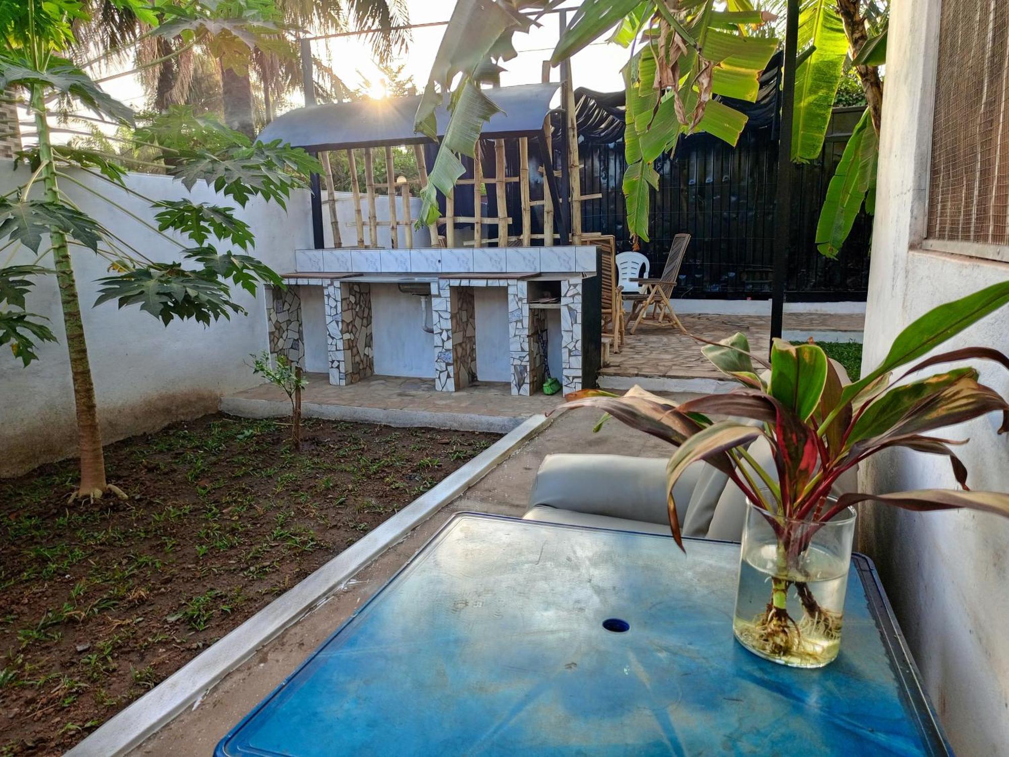 Casa Cacheu Homestay Guest House Бисау Екстериор снимка
